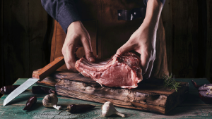 attrezzature per la refrigerazione di alimenti: processo di maturazione e conservazione della carne con frollatura