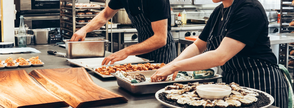 la cucina di un ristorante